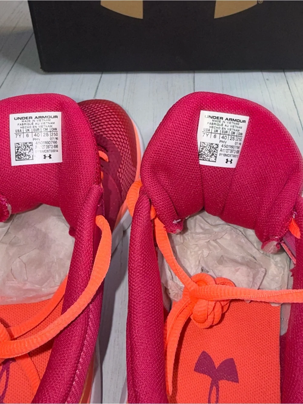 Under Armour Micro G Shift RN 7Y / 8.5W - Youth Girls Pink Coral NIB